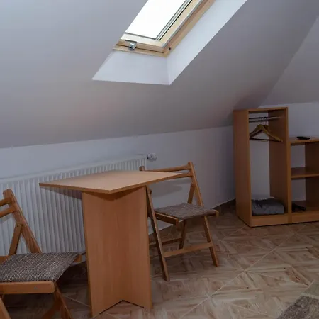 Mansarda Mica Cu Baie Proprie * Cluj-Napoca