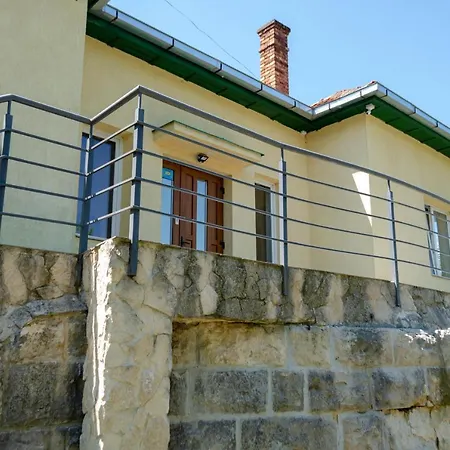 Mansarda Mica Cu Baie Proprie