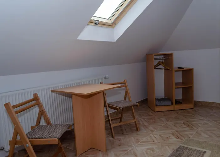 Mansarda Mica Cu Baie Proprie * Cluj-Napoca